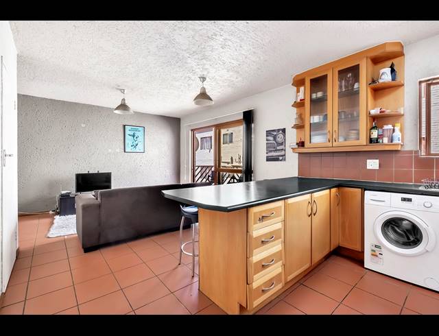 2 BEDROOM TOWNHOUSE FOR SALE IN WESTDENE